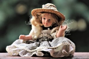 doll collectors who buy dolls