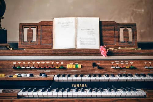 Who buys antique organs