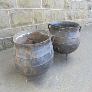 Antique cast iron cauldron value